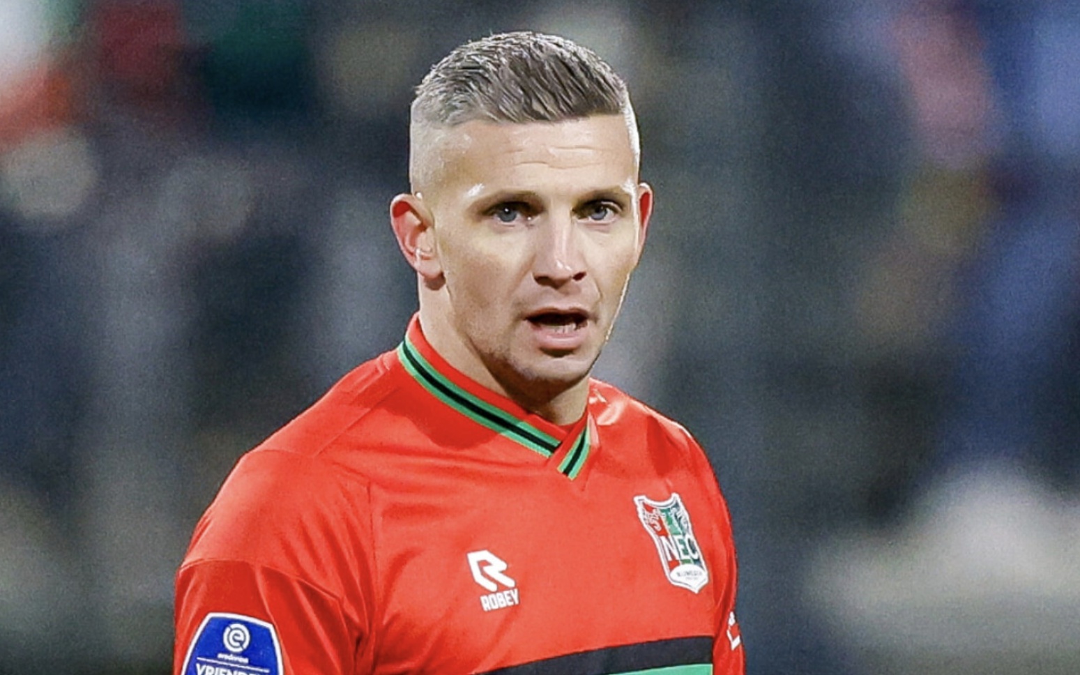 开场不久 开场不久