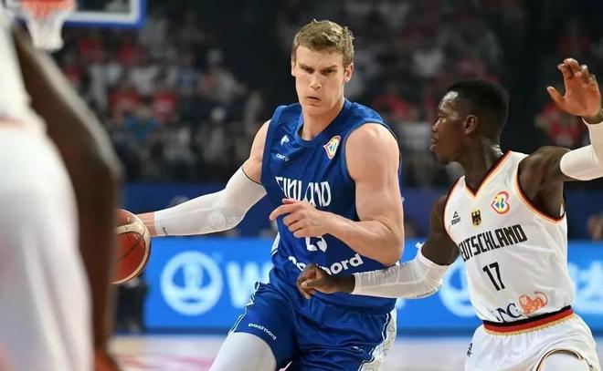 冠赛场上一 冠赛场上一