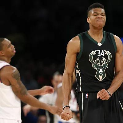 端给予了球 端给予了球