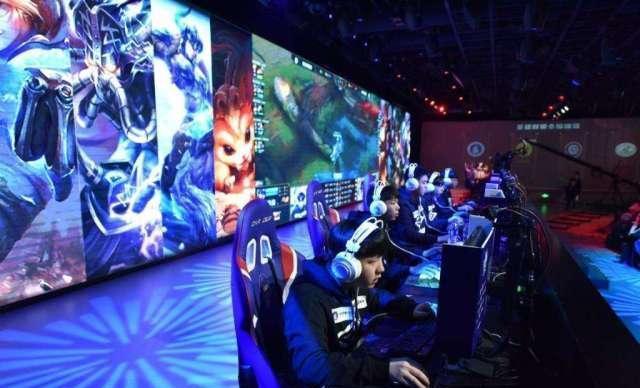 体育英超：埃弗顿5-1布莱顿 终结7轮不胜