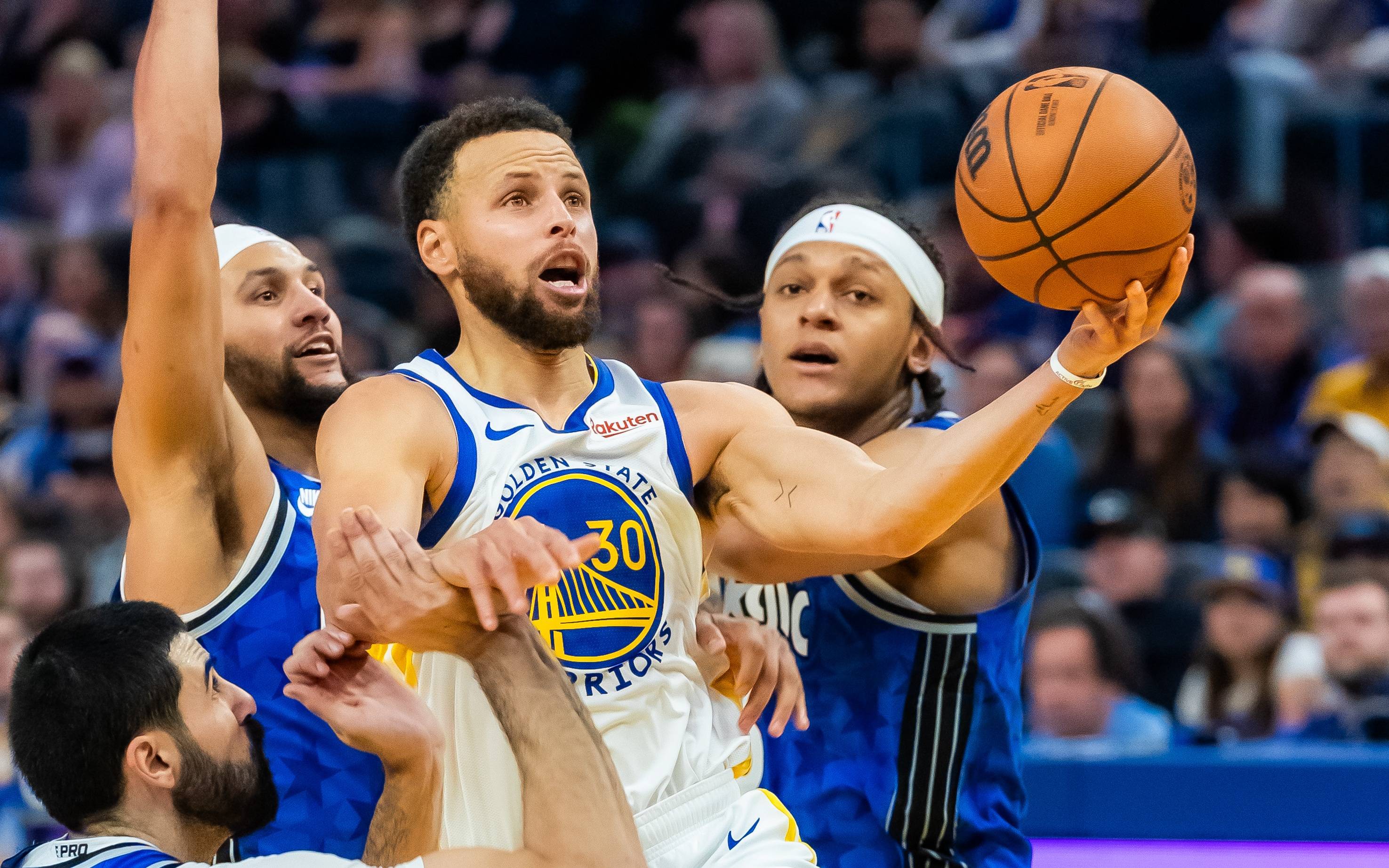 年轻且具有 年轻且具有